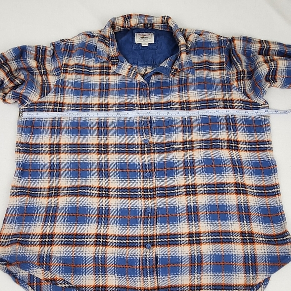 American Eagle Heavyweight Button Flannel Style Top. - Picture 8 of 9